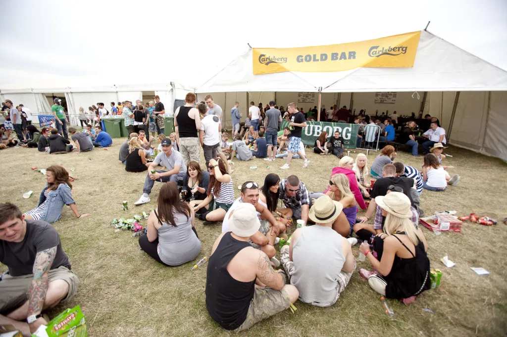 Festivalgoers and atmosphere at Global Gathering 2010